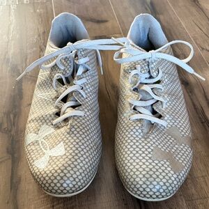 Under Armour Men’s Gray Athletic Cleats